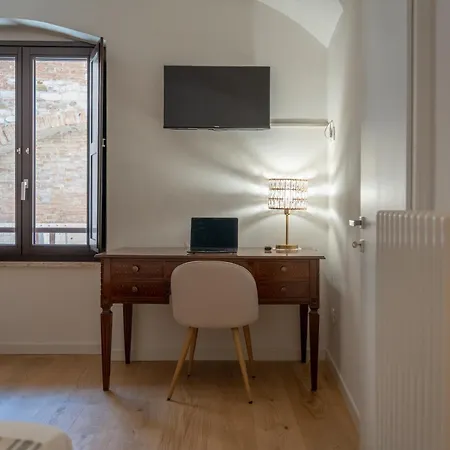 La Dell'arco - New One Bedroom - Italywego Lägenhet Perugia