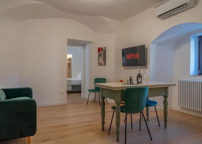 Apartamento La Dell'arco - San Pietro Arch - Italywego *